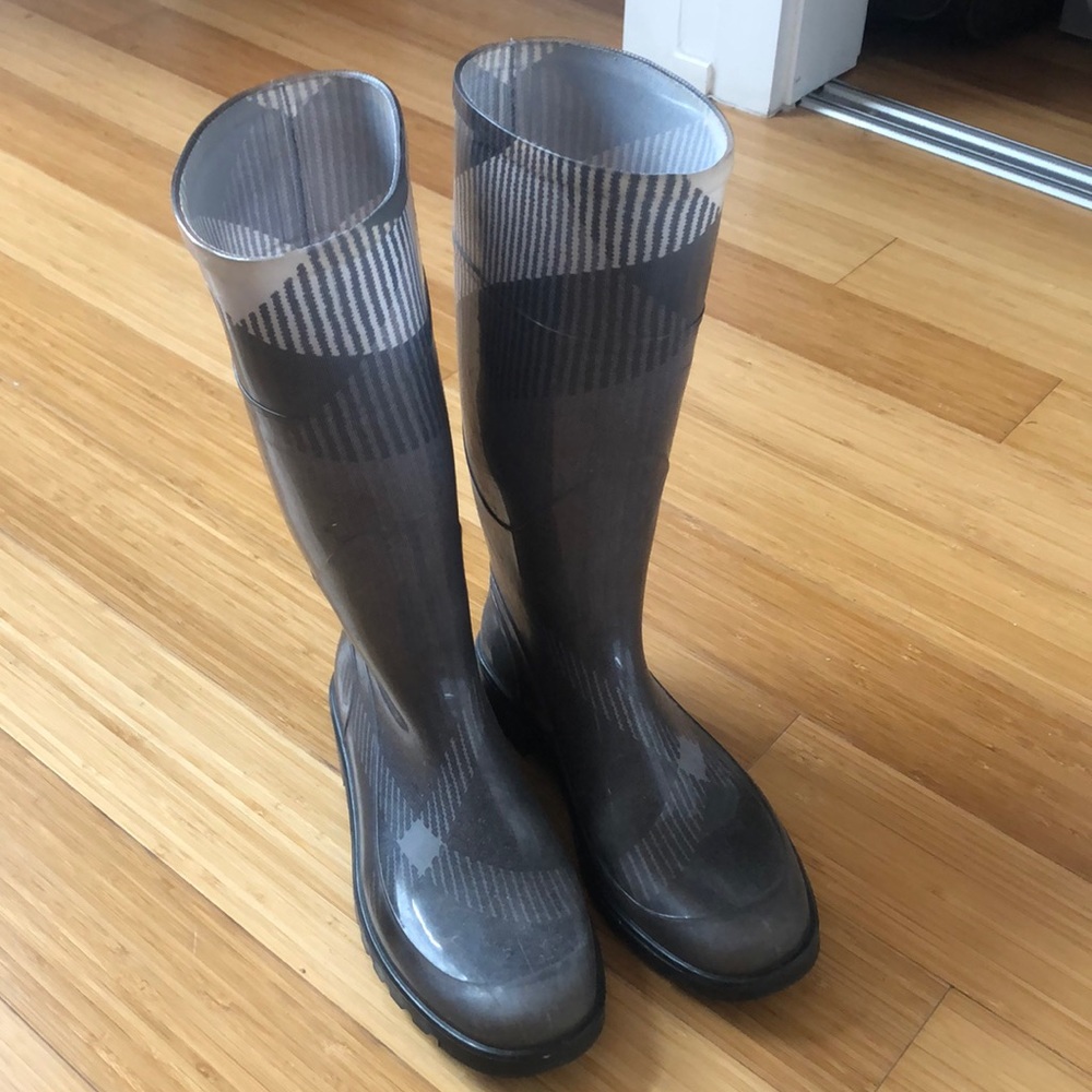 Burberry Rainboots size 38